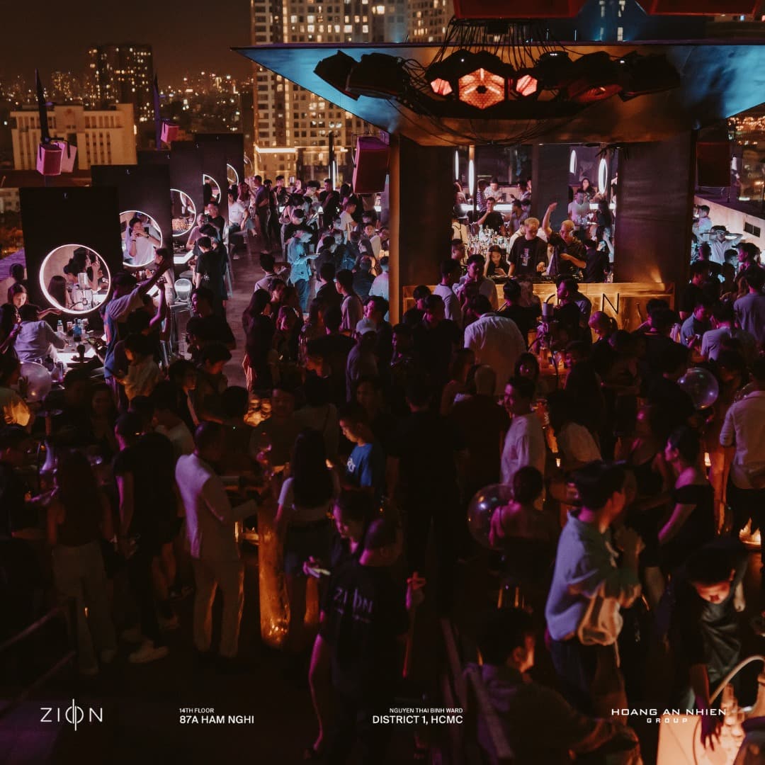 Zion Sky Lounge & Dining - Image 2